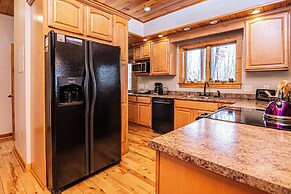 Donovan's Dacha by Taylor Made Deep Creek