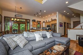 Eagle's Rest by Taylor Made Deep Creek