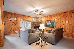 Fore Seasons Getaway by Taylor Made Deep Creek