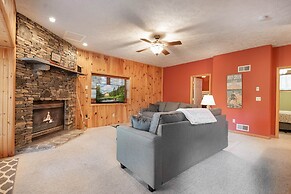Fore Seasons Getaway by Taylor Made Deep Creek