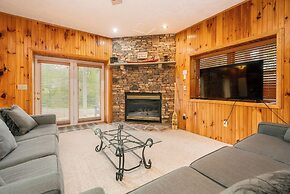 Fore Seasons Getaway by Taylor Made Deep Creek