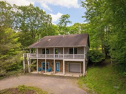 Fore Seasons Getaway by Taylor Made Deep Creek