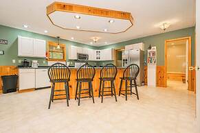 Fore Seasons Getaway by Taylor Made Deep Creek