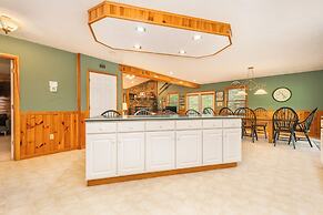 Fore Seasons Getaway by Taylor Made Deep Creek