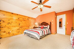 Fore Seasons Getaway by Taylor Made Deep Creek
