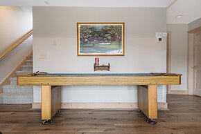 Glass Mountain Lodge by Taylor Made Deep Creek