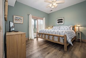 Glass Mountain Lodge by Taylor Made Deep Creek