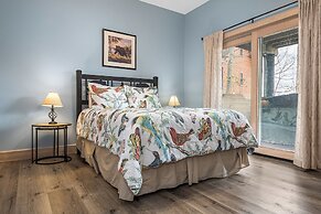 Glass Mountain Lodge by Taylor Made Deep Creek