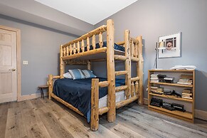 Glass Mountain Lodge by Taylor Made Deep Creek