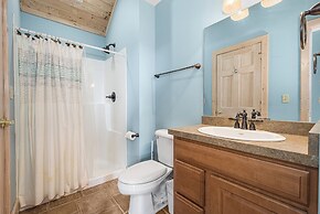Glass Mountain Lodge by Taylor Made Deep Creek