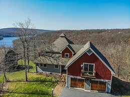 Hawk Mountain by Taylor Made Deep Creek