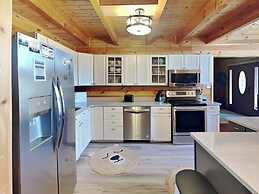 Bearly Beehaven by Taylor Made Deep Creek