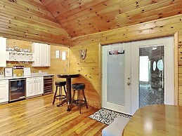 Bearly Beehaven by Taylor Made Deep Creek