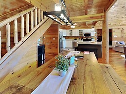 Bearly Beehaven by Taylor Made Deep Creek