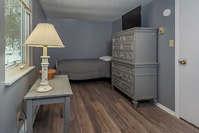 Lake Life HQ by Taylor Made Deep Creek