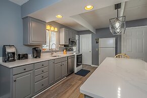 Lake Life HQ by Taylor Made Deep Creek