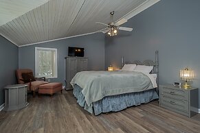 Lake Life HQ by Taylor Made Deep Creek