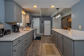 Lake Life HQ by Taylor Made Deep Creek