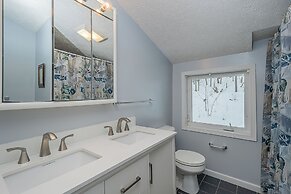 Lake Life HQ by Taylor Made Deep Creek