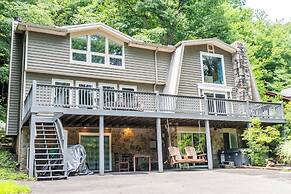 Lake Life HQ by Taylor Made Deep Creek