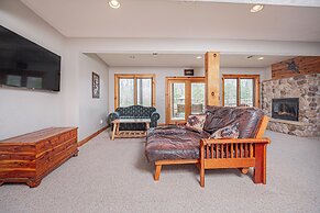 Duck Pond Lodge by Taylor Made Deep Creek