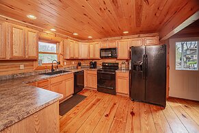 Duck Pond Lodge by Taylor Made Deep Creek