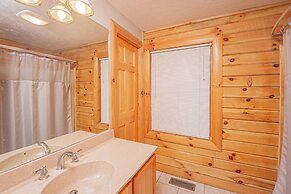 Duck Pond Lodge by Taylor Made Deep Creek