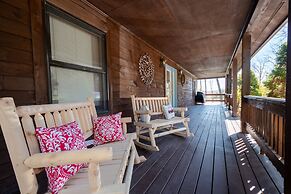 Duck Pond Lodge by Taylor Made Deep Creek