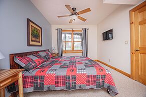 Duck Pond Lodge by Taylor Made Deep Creek