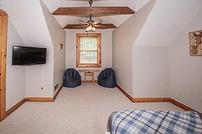 Duck Pond Lodge by Taylor Made Deep Creek