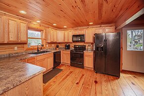 Duck Pond Lodge by Taylor Made Deep Creek