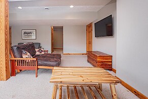 Duck Pond Lodge by Taylor Made Deep Creek