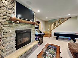 Maple Manor by Taylor Made Deep Creek