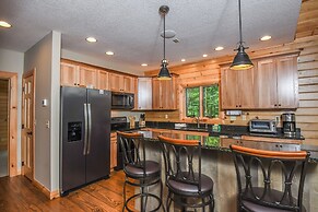 Maple Manor by Taylor Made Deep Creek