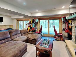 Maple Manor by Taylor Made Deep Creek