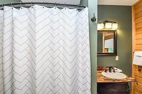 Maple Manor by Taylor Made Deep Creek