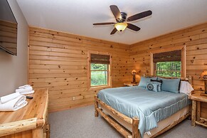 Maple Manor by Taylor Made Deep Creek