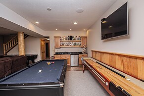 Maple Manor by Taylor Made Deep Creek