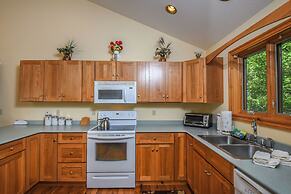 Mountain Top Lodge by Taylor Made Deep Creek