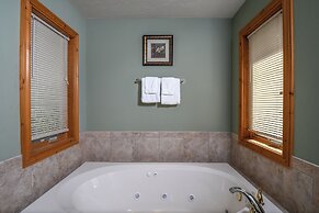 Mountain Top Lodge by Taylor Made Deep Creek