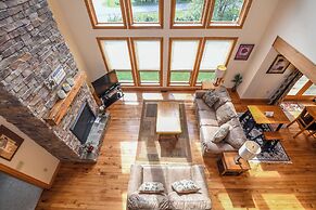 Mountain Top Lodge by Taylor Made Deep Creek