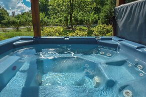 Mountain Top Lodge by Taylor Made Deep Creek