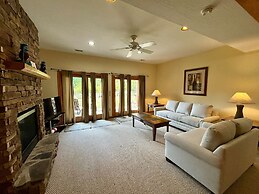Mountain Top Lodge by Taylor Made Deep Creek