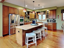 Mountainlair by Taylor Made Deep Creek