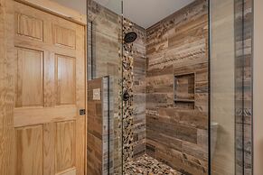 Parhelion Chalet by Taylor Made Deep Creek