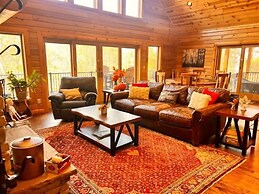 Parhelion Chalet by Taylor Made Deep Creek