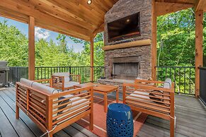 Parhelion Chalet by Taylor Made Deep Creek