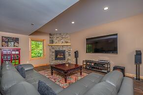 Parhelion Chalet by Taylor Made Deep Creek