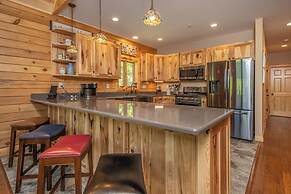 Parhelion Chalet by Taylor Made Deep Creek