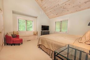Play-a-way Chalet by Taylor Made Deep Creek